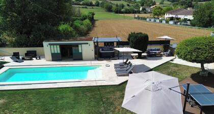 Le Pâtit Clos de Choz - appartement et activitĂ©s - piscine, spa, sauna, sports,