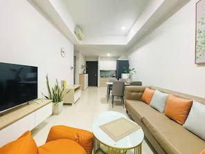 Living area - Sai Gon Airport Luxeasy Botanica Premier (Ho Chi Minh City)