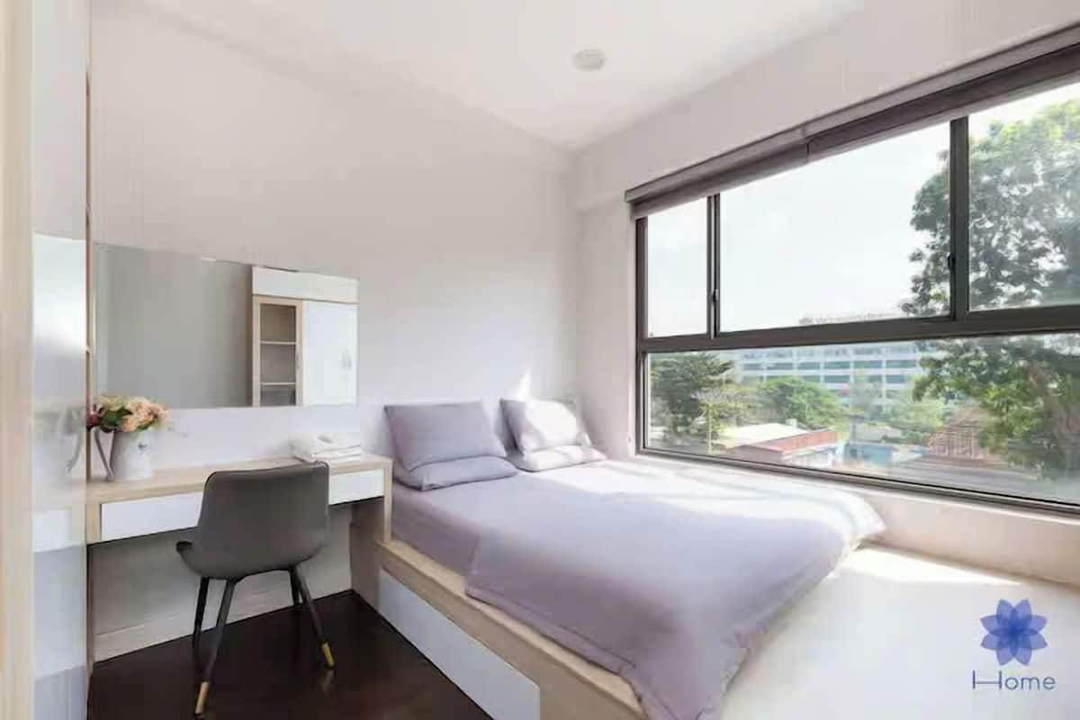 Family Suite, 3 Bedrooms, Club lounge access, City View | Egyptian cotton sheets, premium bedding, down duvets