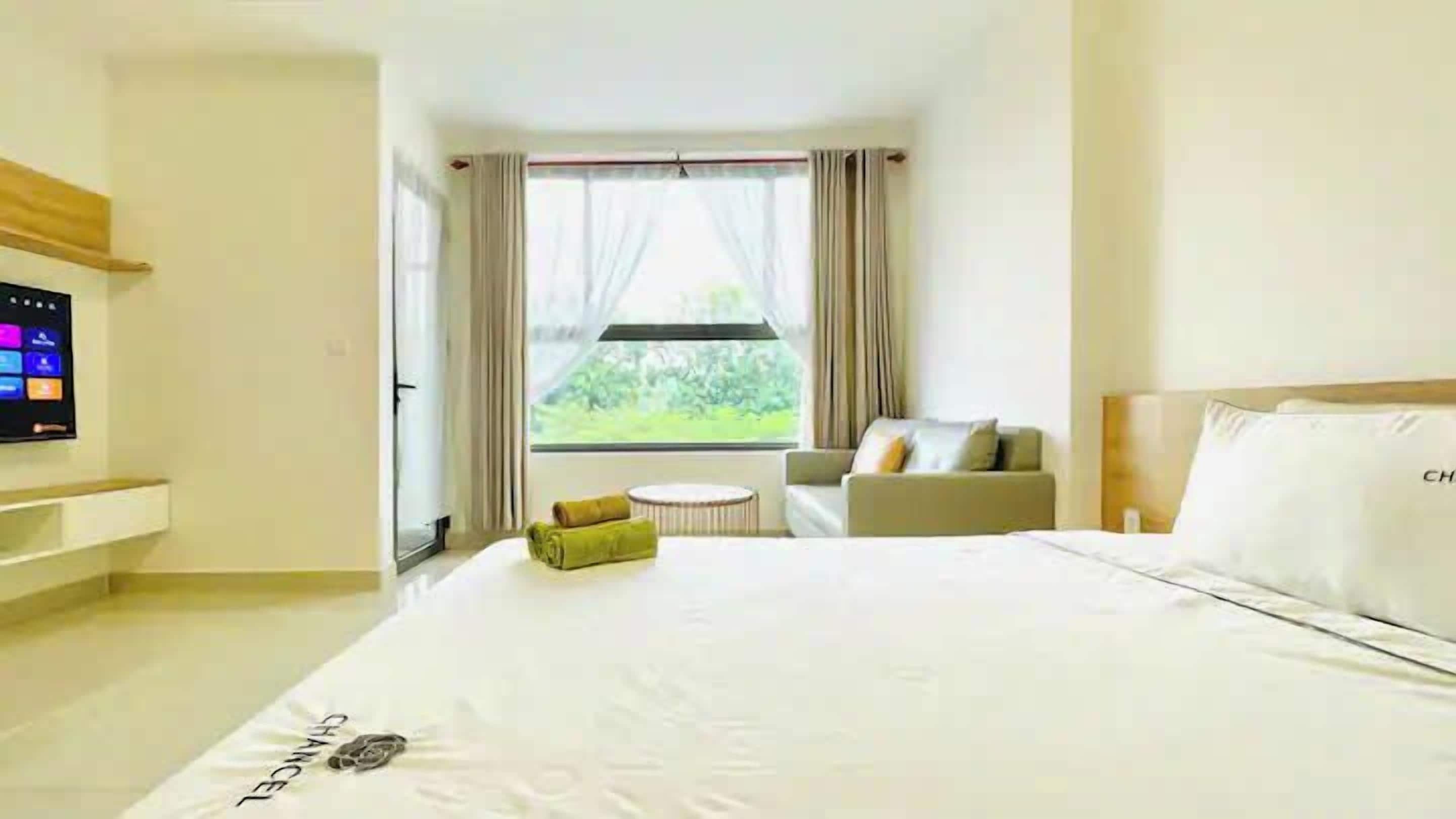 ロイヤル スイート 1 ベッドルーム クラブラウンジ利用可 シティビュー | エジプト綿のシーツ、高級寝具、羽毛の掛け布団、セレクト コンフォート製ベッド