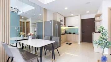 Family Suite, 3 Bedrooms, Club lounge access, City View | Egyptian cotton sheets, premium bedding, down duvets