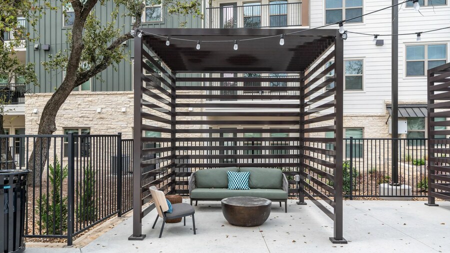 Landing Apartments - Leander