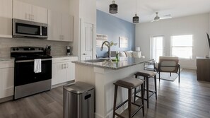 Private kitchen - Landing Apartments - Leander (Leander)