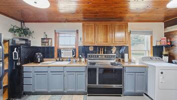 Casa, 2 quartos | Cozinha privada | Geladeira, fogão, cafeteira/chaleira, torradeira