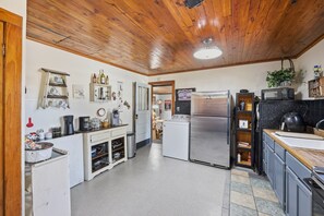 House, 2 Bedrooms | Interior