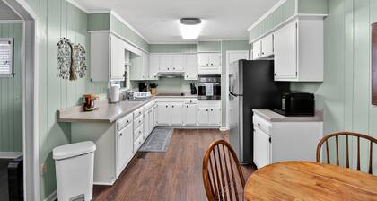 The Decoy Den Perfect For Hunters & Anglers 4 Bedroom Home