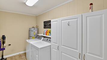 House, 4 Bedrooms | Interior