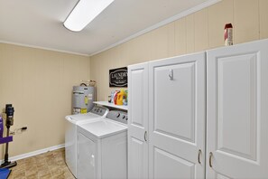 House, 4 Bedrooms | Interior