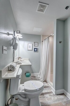 Apartment, 2 Schlafzimmer | Badezimmer | Handtücher