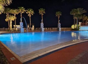 Apartment, 2 Schlafzimmer | Pool | Innenpool, beheizter Pool