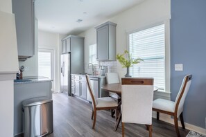 Dining room - Landing Apartments - Port Wentworth (Port Wentworth)