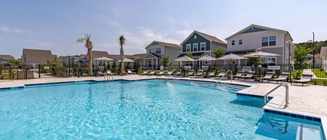 Piscine extérieure, cabanons gratuits