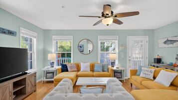 House, 3 Bedrooms | Living area | Smart TV, streaming services