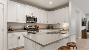 Nhà liên kế, 3 phòng ngủ | Bếp riêng | Dụng cụ pha cà phê/trà, tủ lạnh, lò nướng, lò nướng bánh mì 