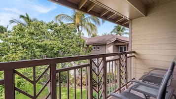 Condo, 2 Bedrooms | Property grounds