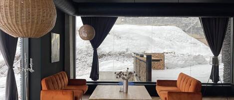 المنشأة من الداخل