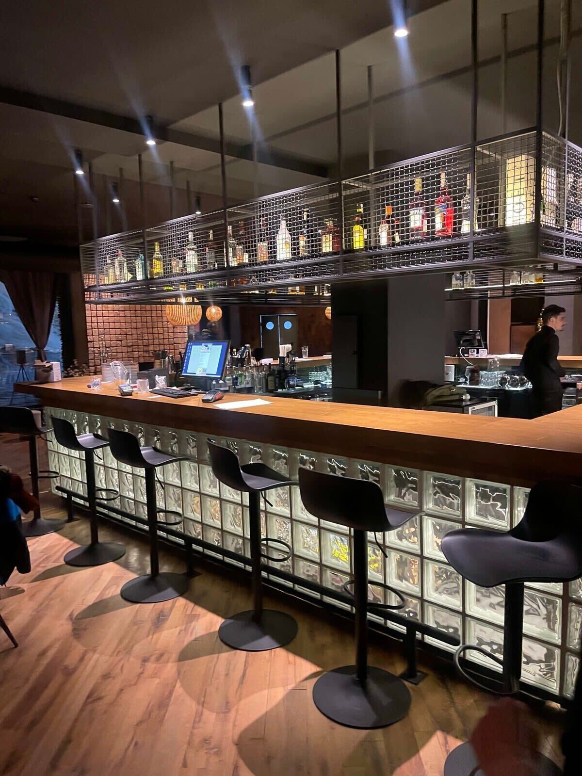 酒吧（店内）