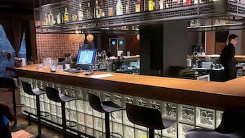 Bar (en el alojamiento)