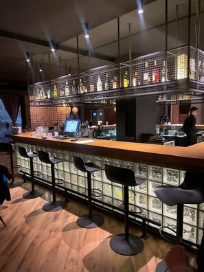 Bar (en el alojamiento)