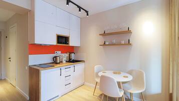 Fridge, microwave, stovetop, electric kettle