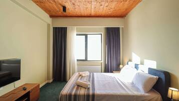 Schreibtisch, WLAN, Bettwäsche