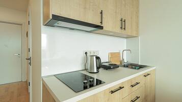 Herdplatte, Toaster, Kochgeschirr/Geschirr/Besteck