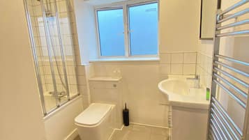Apartamento, 1 quarto | Banheiro