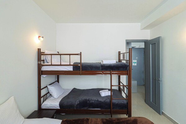 WiFi, bed sheets