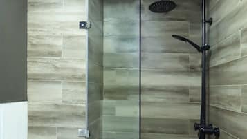 Ducha y secador de pelo