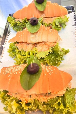 قهوة و/أو ماكينة صنع القهوة