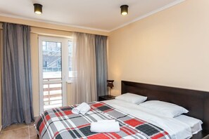 Bureau, fer et planche à repasser, Wi-Fi