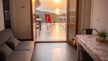 Condo, Sea View | Private kitchen | Fridge, microwave, oven, stovetop