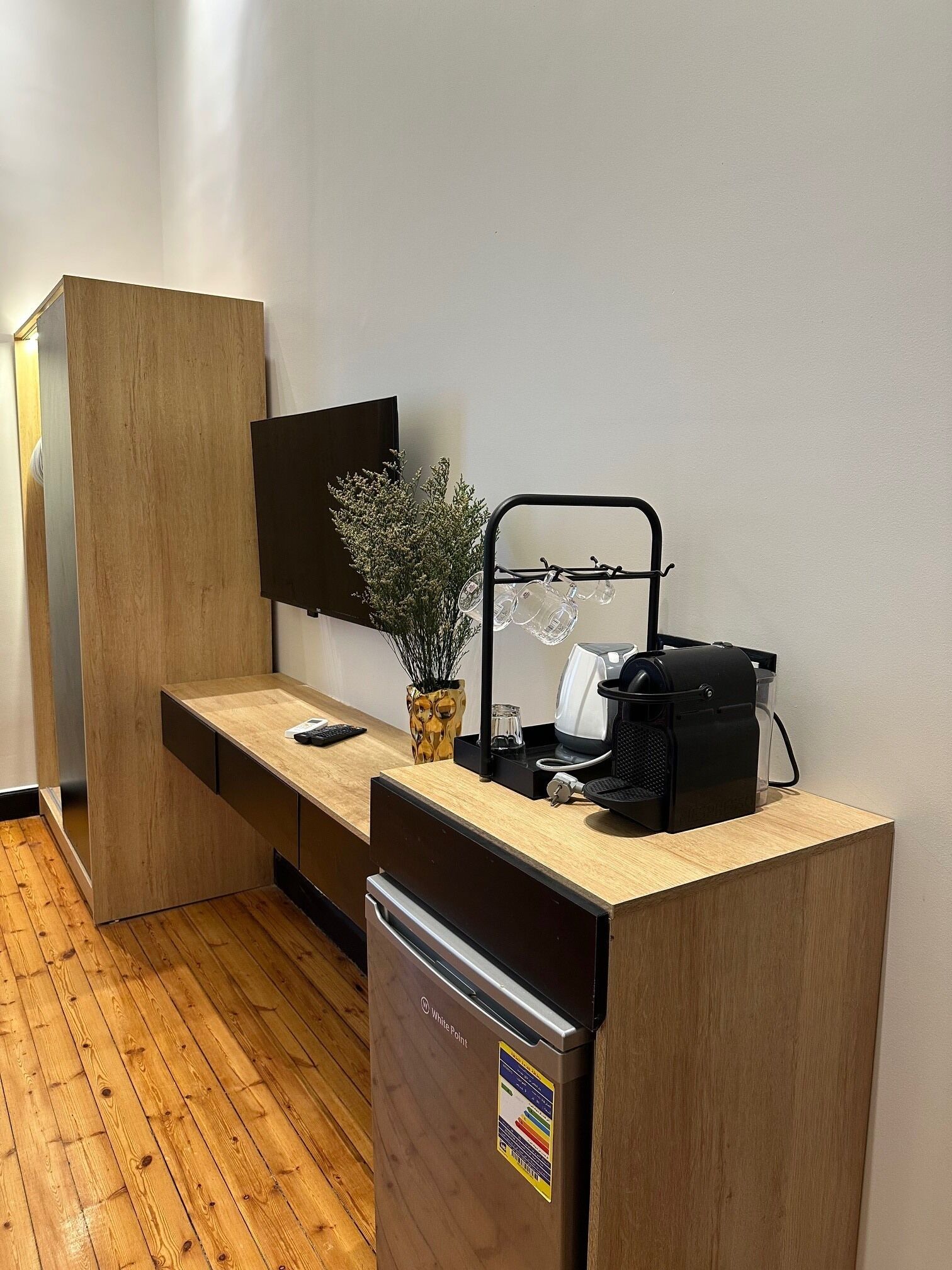 خزنة داخل الغرفة وواي فاي مجانًا