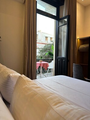 In-room safe, free WiFi