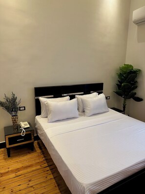 خزنة داخل الغرفة وواي فاي مجانًا