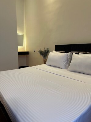 Deluxe Double Room, City View | Peti besi dalam bilik, Wi-fi percuma 