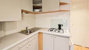 Comfort huisje, uitzicht op bergen | Privékeuken | Een minikoelkast, een microgolfoven, een kookplaat