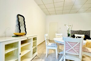 Interior - Bright 5P Apartment by Praterstern (Vienna)