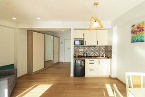 Utensilis de cuina, vaixella i coberteria