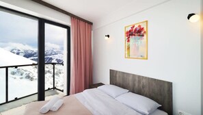 Iron/ironing board, WiFi - Twins Gudauri 1BR Apt, Near Lift - By Wehost (Gudauri)