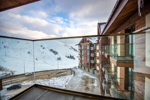 Property grounds - Modern 2BR Ski Apt in New Gudauri - by Wehost (Gudauri)