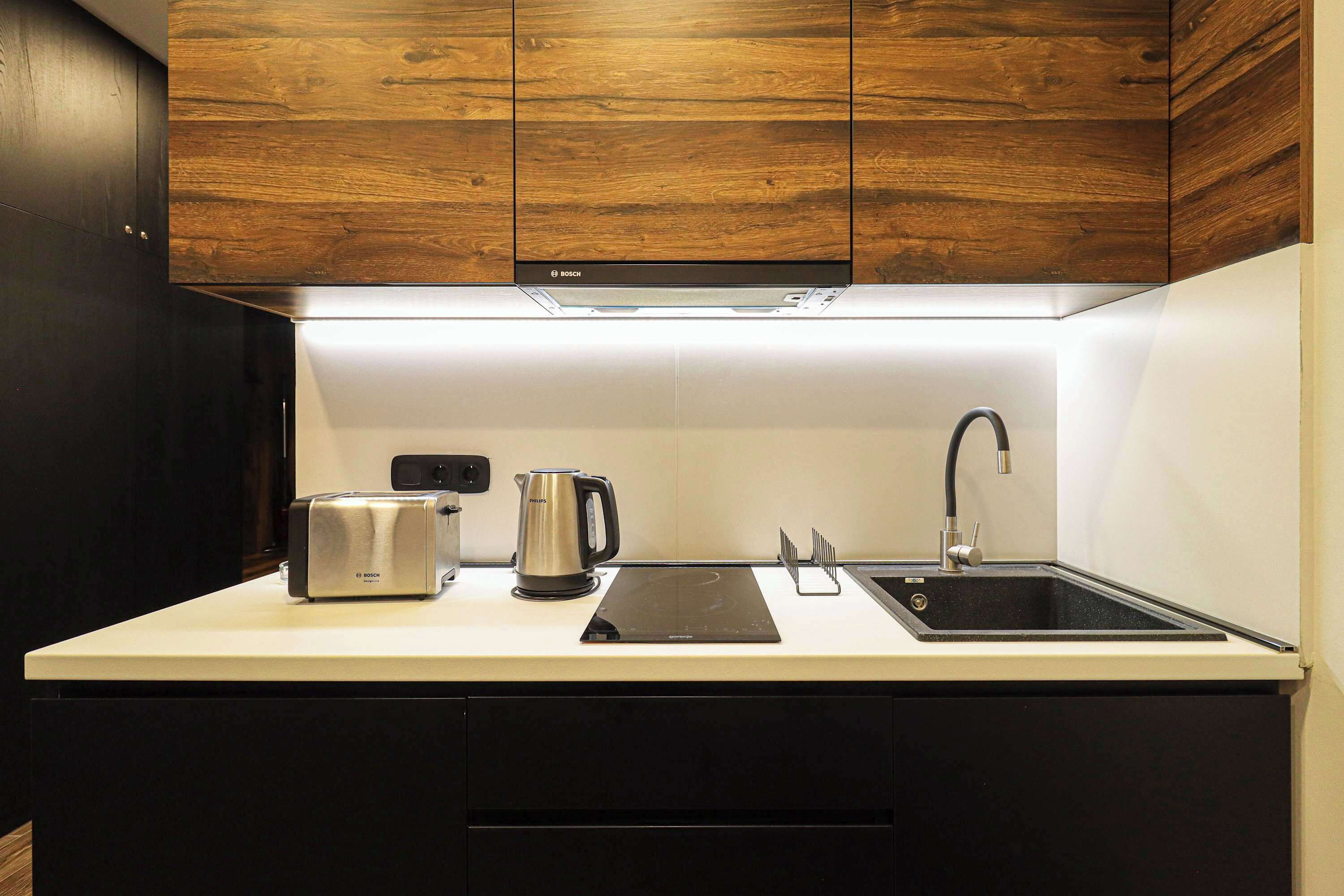 雪櫃、爐具、多士爐、廚房用具/餐具/器皿