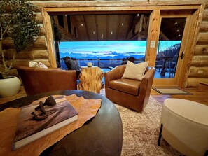 Smart TV, fireplace, DVD player, table football