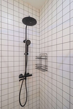 Shower, hair dryer, towels - Modern Mountain Retreat in Gudauri – By Wehost (Gudauri)