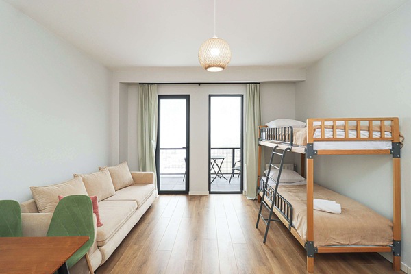 The layout is thoughtfully arranged, making every corner easy to use.