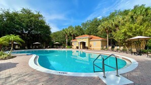 Pool - Perfect 4-bedroom Family Stay with Game Room, BBQ Grill near Disney (Kissimmee)