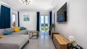 TV - Villa Luminosa by Villas Guide (Kraljevica)