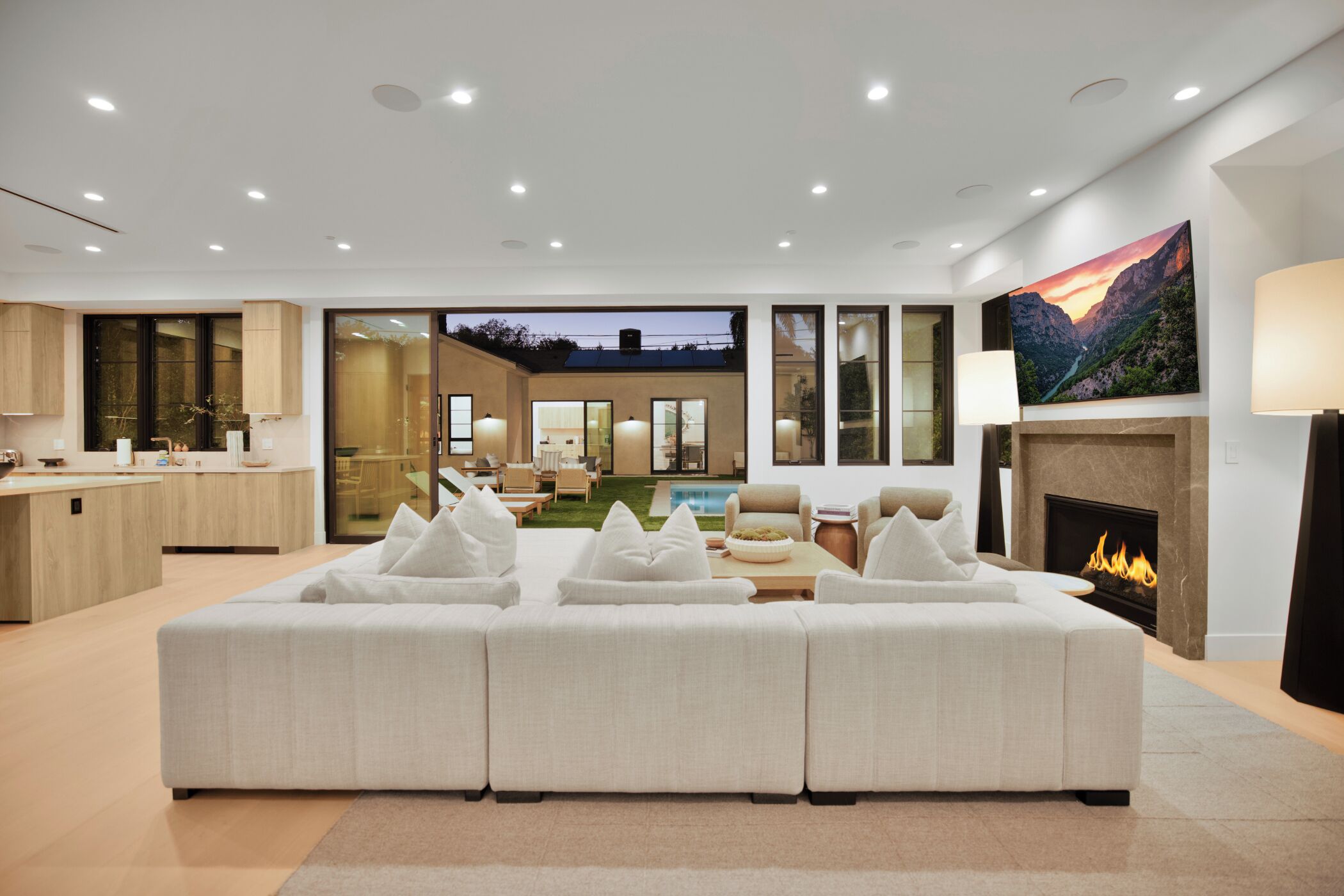 ลักซ์ชัวรี่วิลล่า, หลายเตียง, ใช้สระว่ายน้ำได้, วิวสระว่ายน้ำ (Kraft Villa) | ภายใน