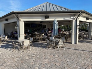 Outdoor dining -  Bright spacious 2 bedroom 2 bath condo In Heritage Landing a gated community (Punta Gorda)