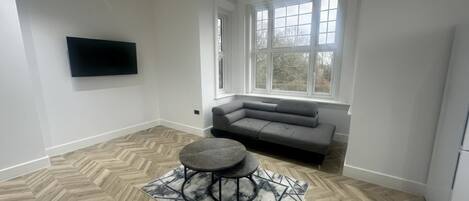 Apartment, 2 Bedrooms, Smoking | Living area